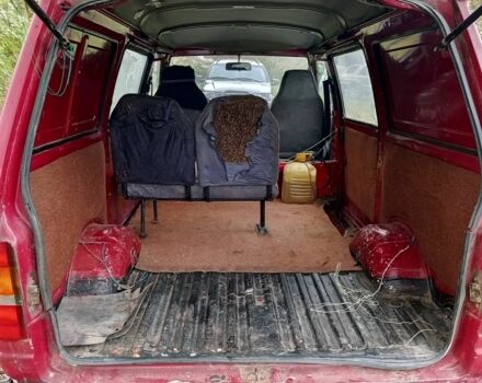 Красный Ниссан Ванетте, объемом двигателя 2 л и пробегом 250 тыс. км за 1200 $, фото 3 на Automoto.ua