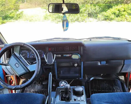 Красный Ниссан Ванетте, объемом двигателя 2 л и пробегом 340 тыс. км за 2500 $, фото 9 на Automoto.ua