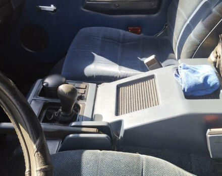 Красный Ниссан Ванетте, объемом двигателя 2 л и пробегом 340 тыс. км за 2500 $, фото 8 на Automoto.ua