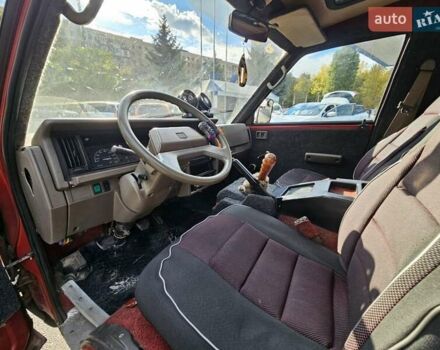 Красный Ниссан Ванетте, объемом двигателя 1.95 л и пробегом 237 тыс. км за 1800 $, фото 5 на Automoto.ua