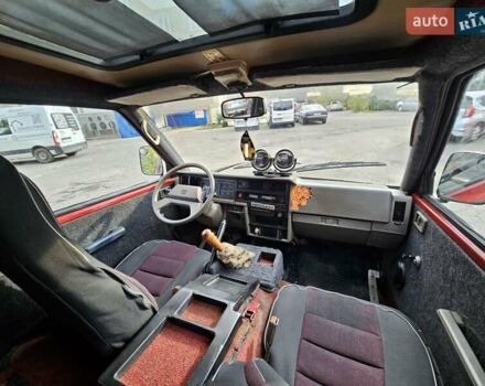 Красный Ниссан Ванетте, объемом двигателя 1.95 л и пробегом 237 тыс. км за 1800 $, фото 3 на Automoto.ua