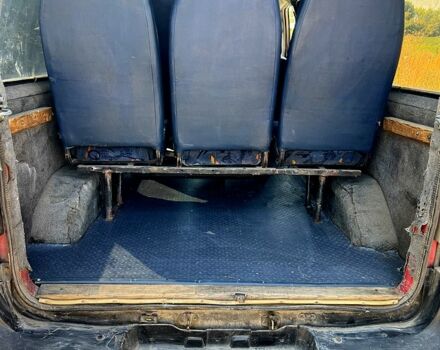 Красный Ниссан Ванетте, объемом двигателя 2.3 л и пробегом 300 тыс. км за 2100 $, фото 5 на Automoto.ua