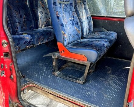 Красный Ниссан Ванетте, объемом двигателя 2.3 л и пробегом 300 тыс. км за 2100 $, фото 2 на Automoto.ua