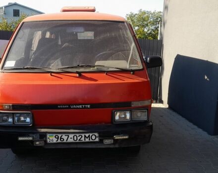 Красный Ниссан Ванетте, объемом двигателя 2 л и пробегом 320 тыс. км за 2553 $, фото 1 на Automoto.ua