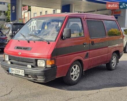 Красный Ниссан Ванетте, объемом двигателя 1.95 л и пробегом 237 тыс. км за 1800 $, фото 1 на Automoto.ua