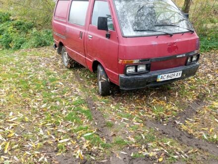 Красный Ниссан Ванетте, объемом двигателя 2 л и пробегом 250 тыс. км за 1200 $, фото 1 на Automoto.ua