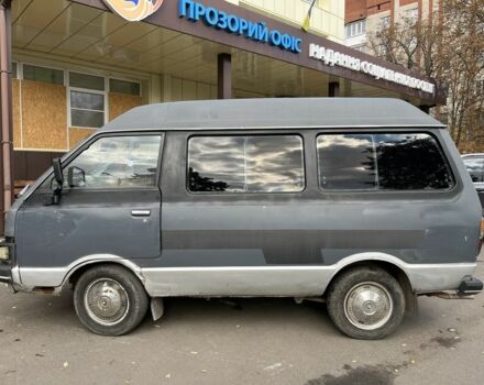 Серый Ниссан Ванетте, объемом двигателя 1.6 л и пробегом 200 тыс. км за 999 $, фото 2 на Automoto.ua