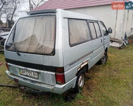 Серый Ниссан Ванетте, объемом двигателя 2 л и пробегом 350 тыс. км за 555 $, фото 1 на Automoto.ua