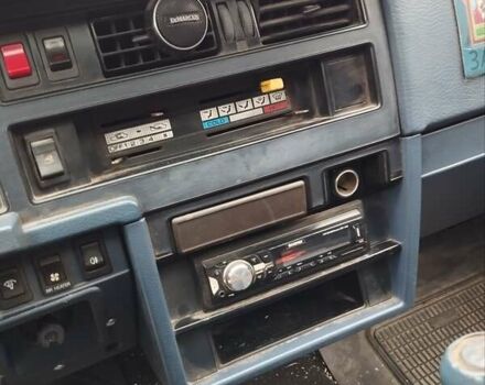 Синий Ниссан Ванетте, объемом двигателя 1.95 л и пробегом 300 тыс. км за 1600 $, фото 9 на Automoto.ua