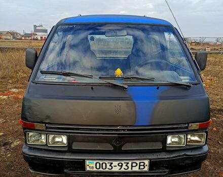 Синий Ниссан Ванетте, объемом двигателя 2 л и пробегом 300 тыс. км за 1500 $, фото 5 на Automoto.ua
