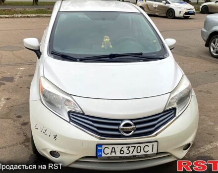 Белый Ниссан Верса, объемом двигателя 1.6 л и пробегом 250 тыс. км за 7000 $, фото 1 на Automoto.ua