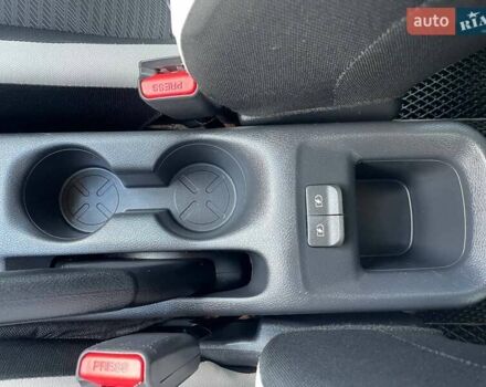 Черный Ниссан Верса, объемом двигателя 1.6 л и пробегом 33 тыс. км за 13300 $, фото 13 на Automoto.ua