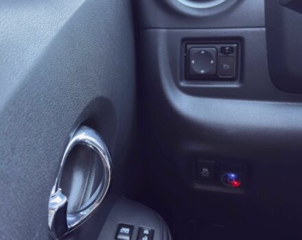 Красный Ниссан Верса, объемом двигателя 1.6 л и пробегом 120 тыс. км за 8400 $, фото 16 на Automoto.ua