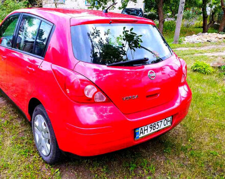 Красный Ниссан Верса, объемом двигателя 1.8 л и пробегом 274 тыс. км за 6100 $, фото 3 на Automoto.ua