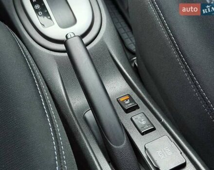 Красный Ниссан Верса, объемом двигателя 1.6 л и пробегом 125 тыс. км за 9300 $, фото 33 на Automoto.ua