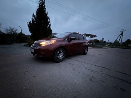 Красный Ниссан Верса, объемом двигателя 0 л и пробегом 195 тыс. км за 6999 $, фото 1 на Automoto.ua