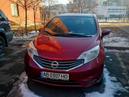 Ниссан Верса 2016 в Киеве на Automoto.ua Красный Ниссан Верса, объемом двигателя 1.6 л и пробегом 170 тыс. км за 6600 $, фото 1 на Automoto.ua