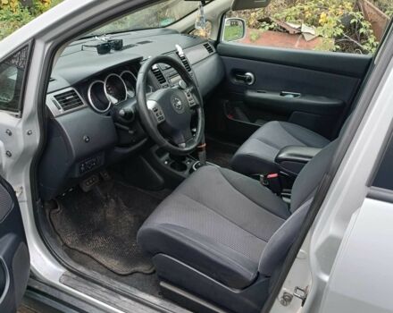 Серый Ниссан Верса, объемом двигателя 1.8 л и пробегом 218 тыс. км за 5000 $, фото 3 на Automoto.ua