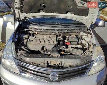 Сірий Ніссан Верса, об'ємом двигуна 1.8 л та пробігом 140 тис. км за 7100 $, фото 5 на Automoto.ua