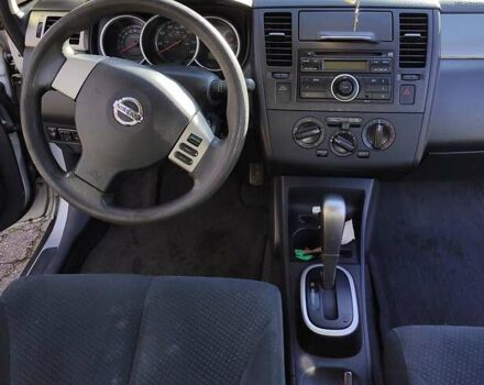 Сірий Ніссан Верса, об'ємом двигуна 1.8 л та пробігом 140 тис. км за 7100 $, фото 6 на Automoto.ua