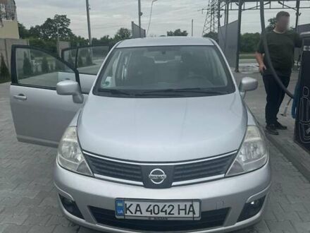 Ніссан Верса 2008 у Бородянке на Automoto.ua Сірий Ніссан Верса, об'ємом двигуна 1.8 л та пробігом 150 тис. км за 5400 $, фото 1 на Automoto.ua