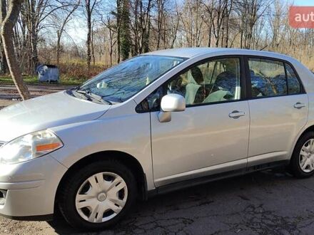 Сірий Ніссан Верса, об'ємом двигуна 1.8 л та пробігом 140 тис. км за 7100 $, фото 1 на Automoto.ua