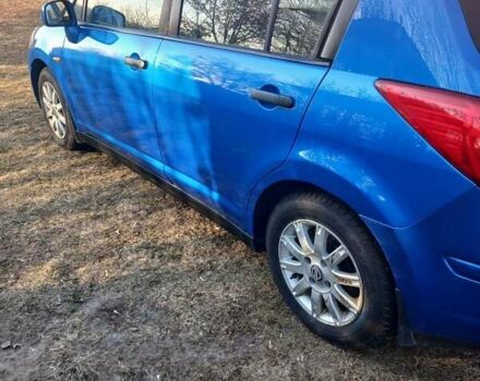 Синій Ніссан Верса, об'ємом двигуна 1.8 л та пробігом 380 тис. км за 4900 $, фото 2 на Automoto.ua