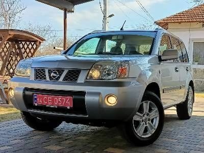 Серый Ниссан Икс-Терра, объемом двигателя 2 л и пробегом 280 тыс. км за 5796 $, фото 1 на Automoto.ua