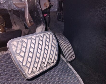 Білий Ніссан ІксТрейл, об'ємом двигуна 2 л та пробігом 145 тис. км за 14000 $, фото 5 на Automoto.ua