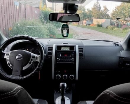 Білий Ніссан ІксТрейл, об'ємом двигуна 2 л та пробігом 145 тис. км за 14000 $, фото 4 на Automoto.ua