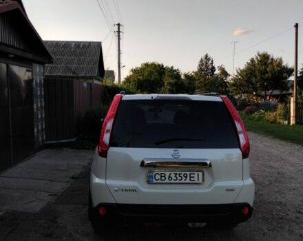 Білий Ніссан ІксТрейл, об'ємом двигуна 2 л та пробігом 145 тис. км за 14000 $, фото 3 на Automoto.ua