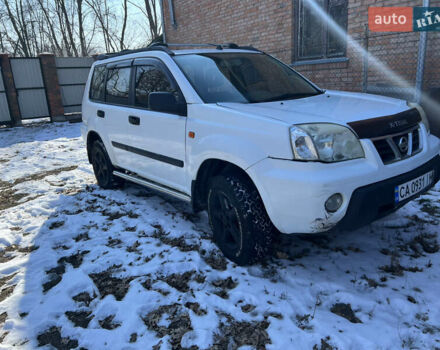 Белый Ниссан ИксТрейл, объемом двигателя 2 л и пробегом 290 тыс. км за 4500 $, фото 7 на Automoto.ua