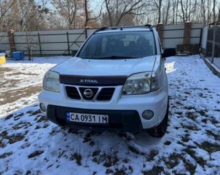 Белый Ниссан ИксТрейл, объемом двигателя 2 л и пробегом 300 тыс. км за 4000 $, фото 6 на Automoto.ua