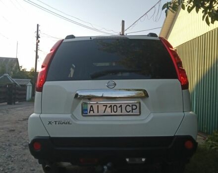 Белый Ниссан ИксТрейл, объемом двигателя 2 л и пробегом 249 тыс. км за 7999 $, фото 4 на Automoto.ua