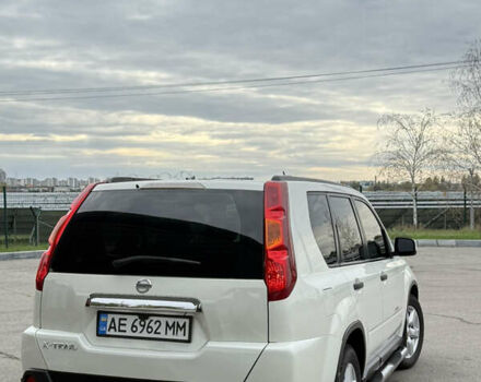 Білий Ніссан ІксТрейл, об'ємом двигуна 2 л та пробігом 208 тис. км за 8999 $, фото 8 на Automoto.ua