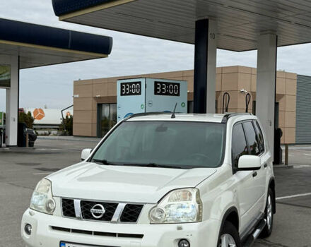 Білий Ніссан ІксТрейл, об'ємом двигуна 2 л та пробігом 208 тис. км за 8999 $, фото 3 на Automoto.ua