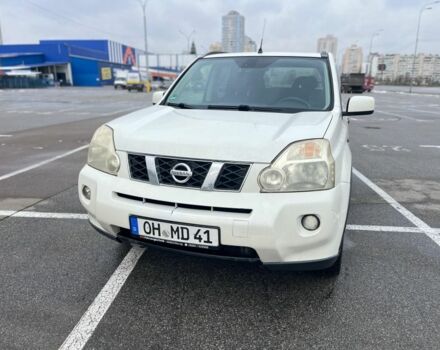 Белый Ниссан ИксТрейл, объемом двигателя 2 л и пробегом 271 тыс. км за 5000 $, фото 3 на Automoto.ua