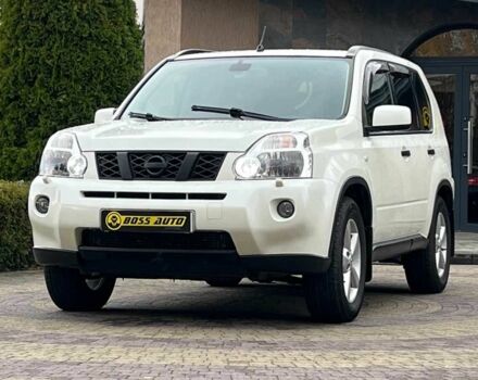 Белый Ниссан ИксТрейл, объемом двигателя 2 л и пробегом 255 тыс. км за 10650 $, фото 2 на Automoto.ua