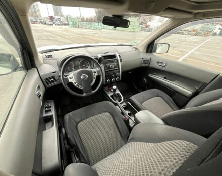 Белый Ниссан ИксТрейл, объемом двигателя 2 л и пробегом 271 тыс. км за 5000 $, фото 17 на Automoto.ua