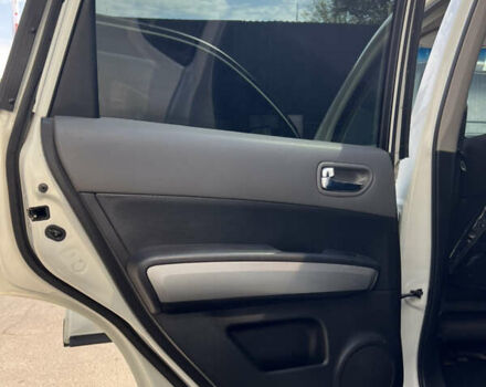 Белый Ниссан ИксТрейл, объемом двигателя 2 л и пробегом 154 тыс. км за 9000 $, фото 25 на Automoto.ua