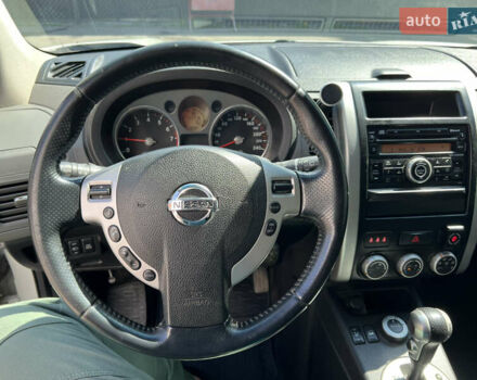 Белый Ниссан ИксТрейл, объемом двигателя 2 л и пробегом 154 тыс. км за 9000 $, фото 18 на Automoto.ua