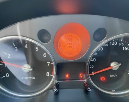 Белый Ниссан ИксТрейл, объемом двигателя 2.5 л и пробегом 180 тыс. км за 8700 $, фото 3 на Automoto.ua