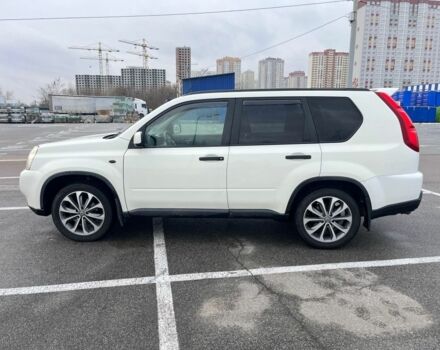 Белый Ниссан ИксТрейл, объемом двигателя 2 л и пробегом 271 тыс. км за 5000 $, фото 5 на Automoto.ua