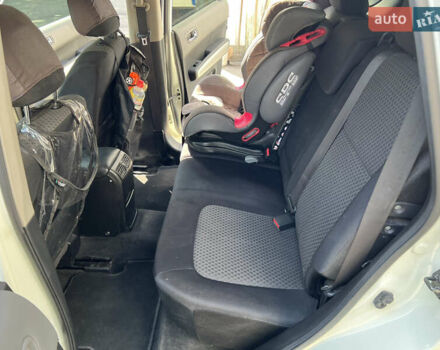 Белый Ниссан ИксТрейл, объемом двигателя 2 л и пробегом 154 тыс. км за 9000 $, фото 24 на Automoto.ua