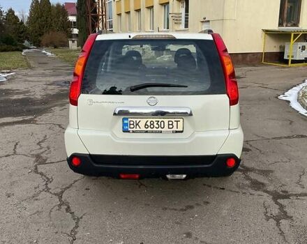 Белый Ниссан ИксТрейл, объемом двигателя 2 л и пробегом 202 тыс. км за 7800 $, фото 5 на Automoto.ua