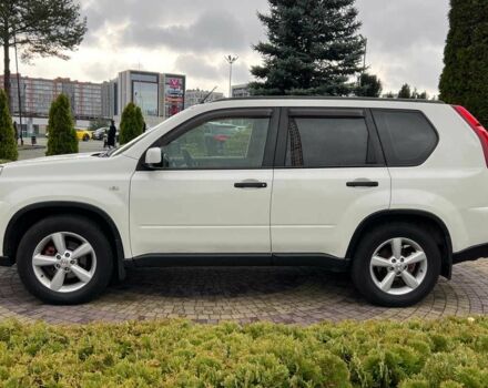 Белый Ниссан ИксТрейл, объемом двигателя 2 л и пробегом 255 тыс. км за 10650 $, фото 3 на Automoto.ua