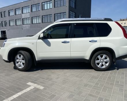 Белый Ниссан ИксТрейл, объемом двигателя 2.5 л и пробегом 180 тыс. км за 8700 $, фото 7 на Automoto.ua