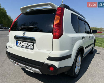 Белый Ниссан ИксТрейл, объемом двигателя 2 л и пробегом 154 тыс. км за 9000 $, фото 4 на Automoto.ua