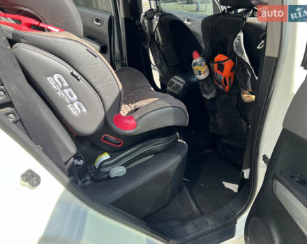 Белый Ниссан ИксТрейл, объемом двигателя 2 л и пробегом 154 тыс. км за 9000 $, фото 23 на Automoto.ua