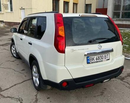 Белый Ниссан ИксТрейл, объемом двигателя 2 л и пробегом 202 тыс. км за 7800 $, фото 1 на Automoto.ua